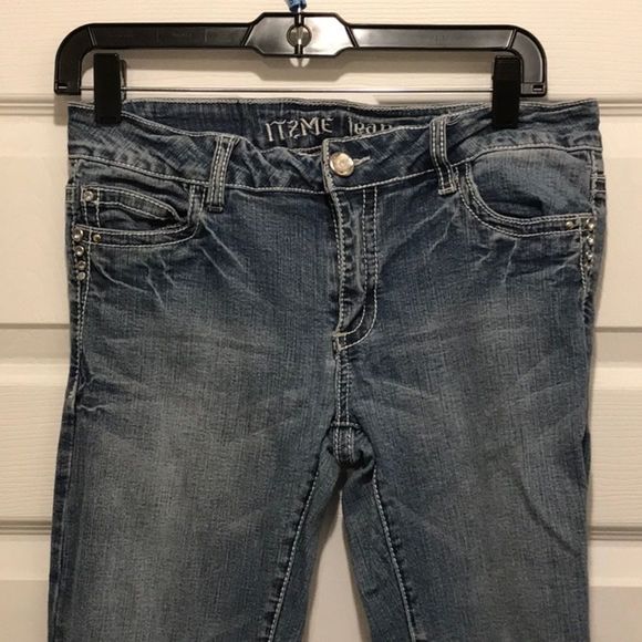 Women’s It’s Me jean in size 9 - Picture 1 of 6